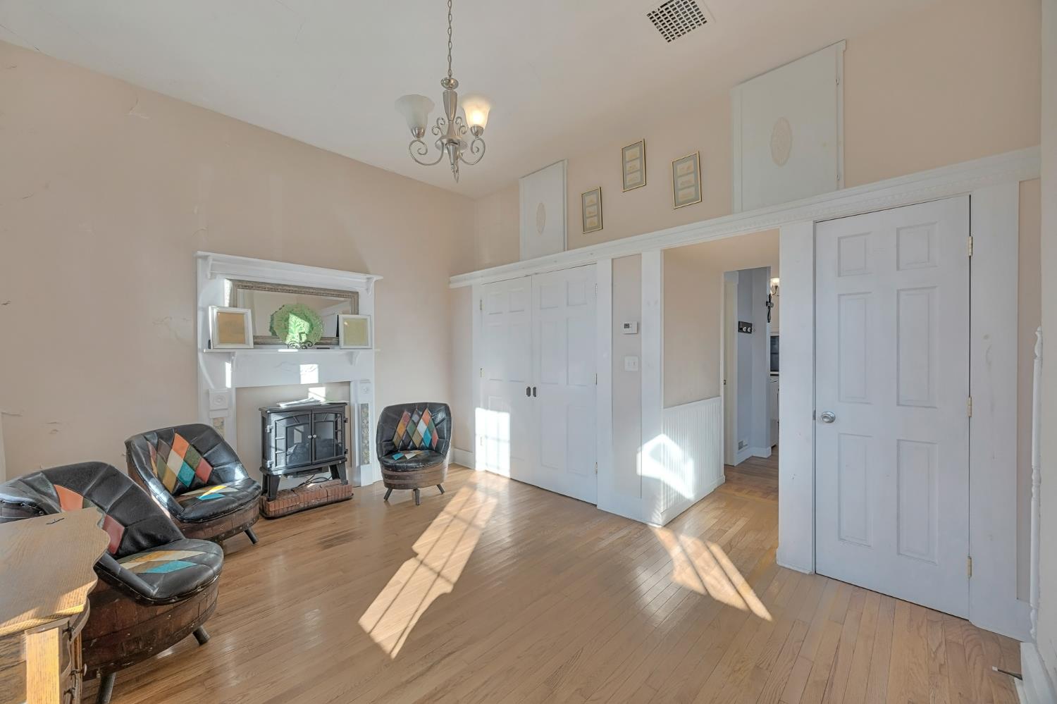 536 Front Street Lawrenceburg, IN 47025 - Photo 16 of 47