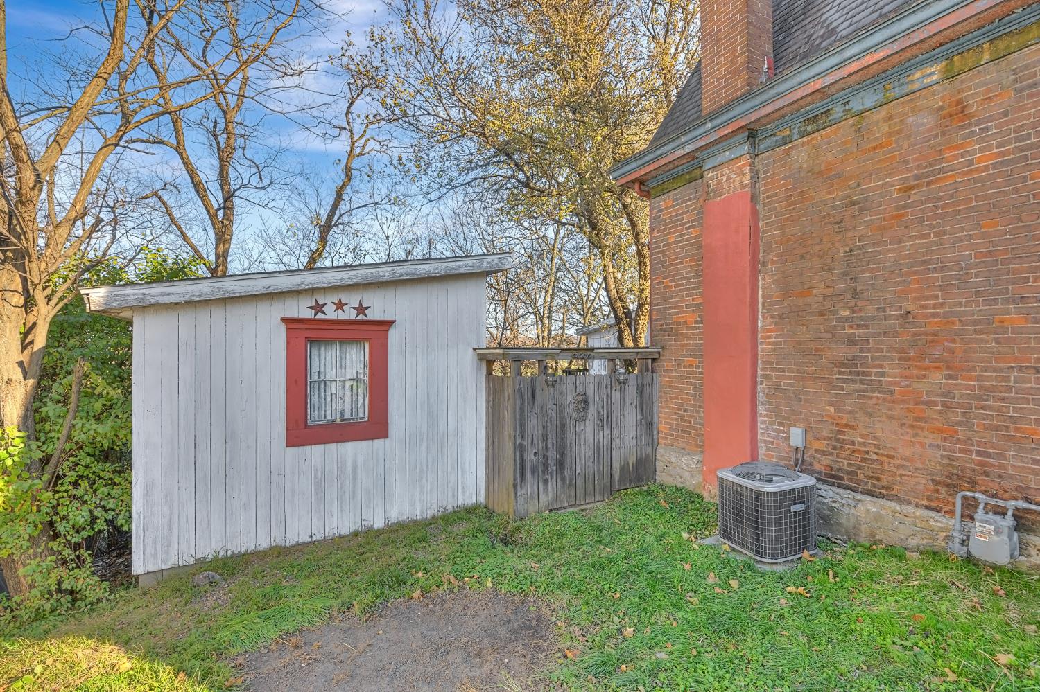 536 Front Street Lawrenceburg, IN 47025 - Photo 7 of 47