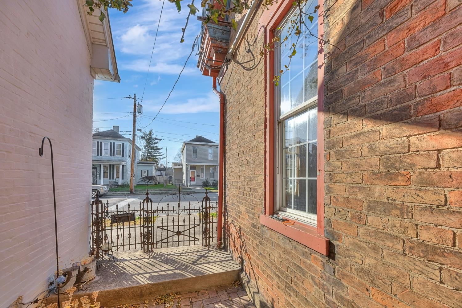 536 Front Street Lawrenceburg, IN 47025 - Photo 9 of 47