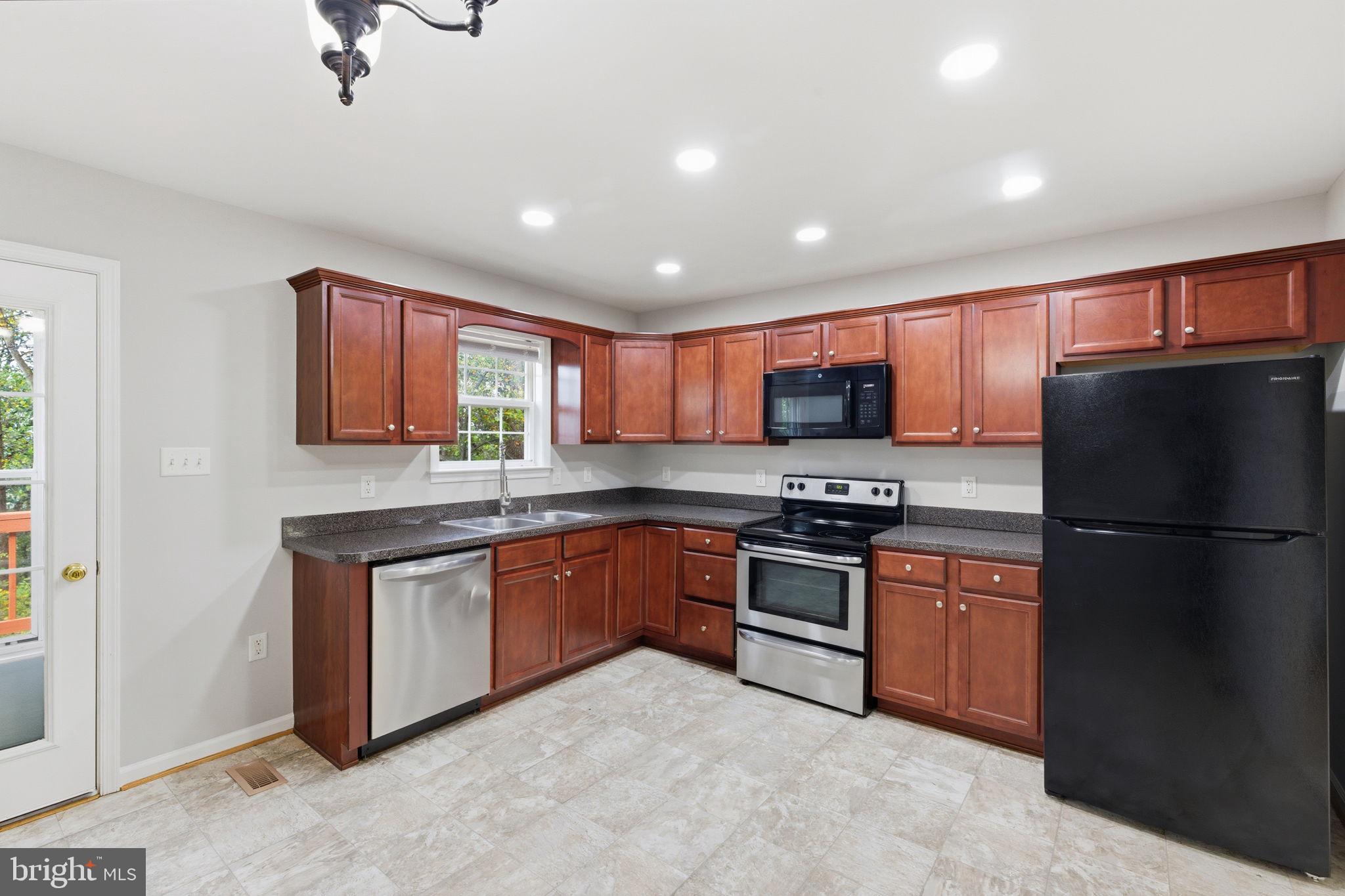 139 Wambach Court Front Royal, VA 22630 - Photo 16 of 33 Large Kitchen w/Stainless Steel Appliances