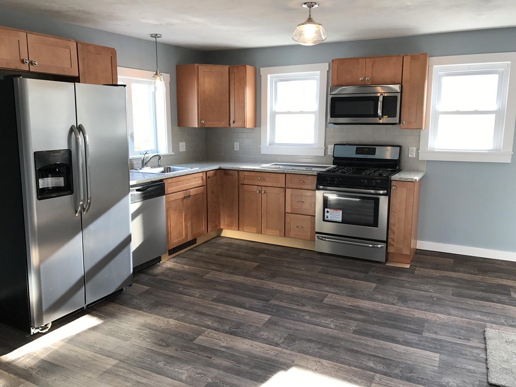 16 Slater Street Webster, MA 01570 - Photo 9 of 12 Gallery Image 9