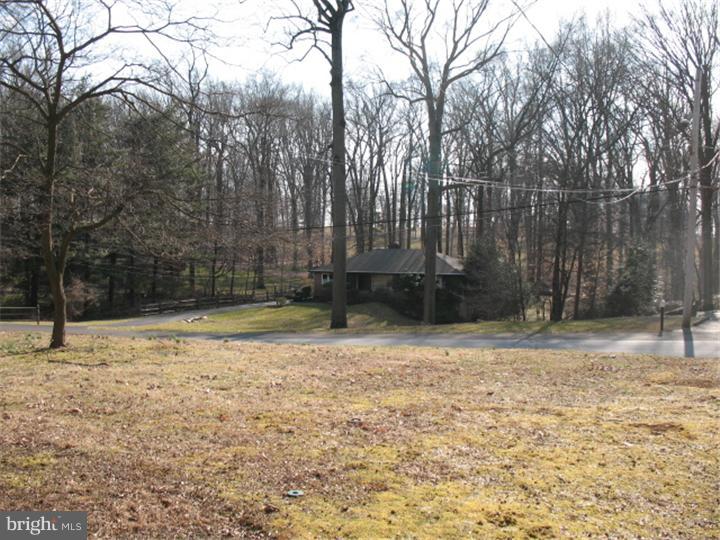 307 Brae Bourn Road Huntingdon Valley, PA 19006 - Photo 2 of 22 View from Front Door