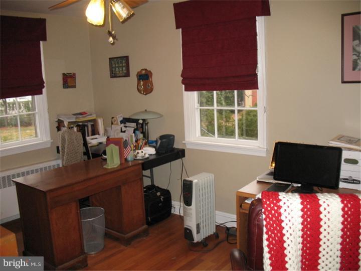307 Brae Bourn Road Huntingdon Valley, PA 19006 - Photo 12 of 22 Bedroom 3