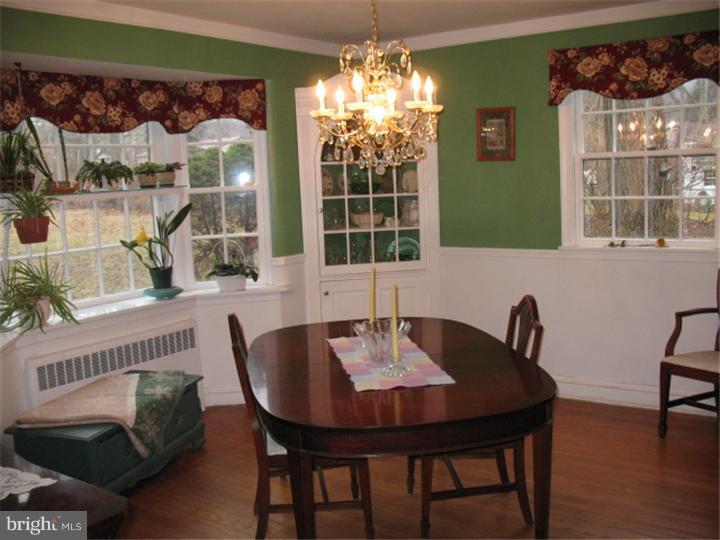 307 Brae Bourn Road Huntingdon Valley, PA 19006 - Photo 6 of 22 Dining Room