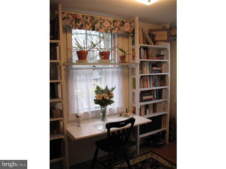 307 Brae Bourn Road Huntingdon Valley, PA 19006 - Photo 10 of 22 Library