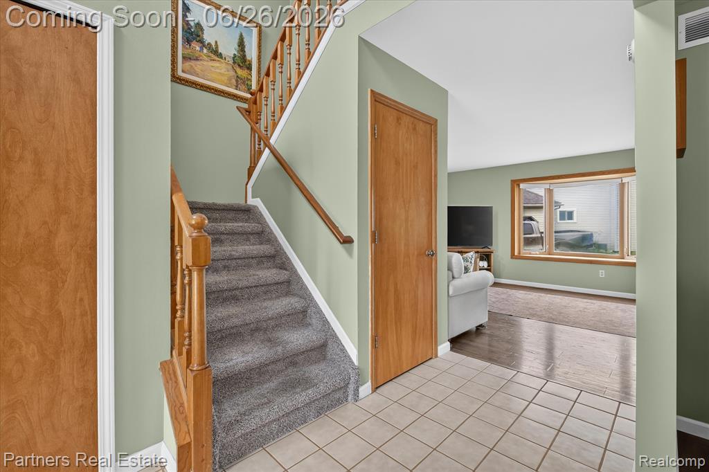 627 West Caledonia Street Howell, MI 48843 - Photo 7 of 66