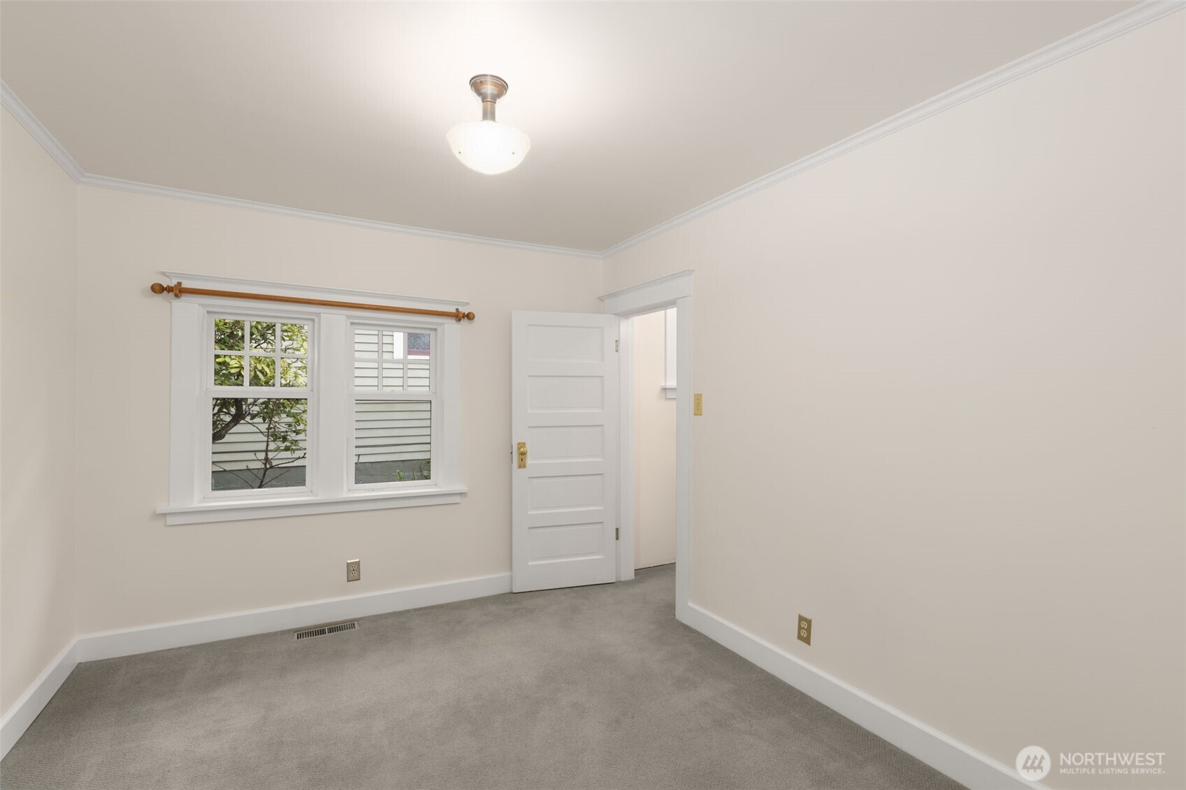 105 North 84th Street Seattle, WA 98103 - Photo 11 of 24