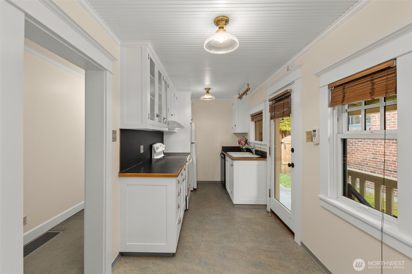 105 North 84th Street Seattle, WA 98103 - Photo 8 of 24