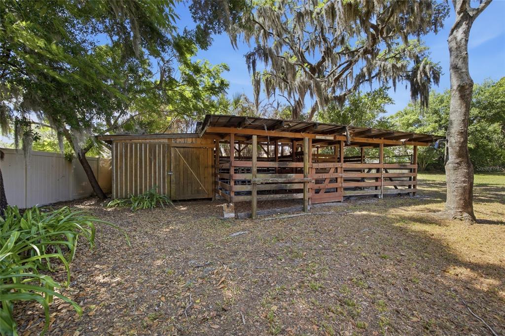 1405 Seffner Valrico Road Valrico, FL 33594 - Photo 25 of 39