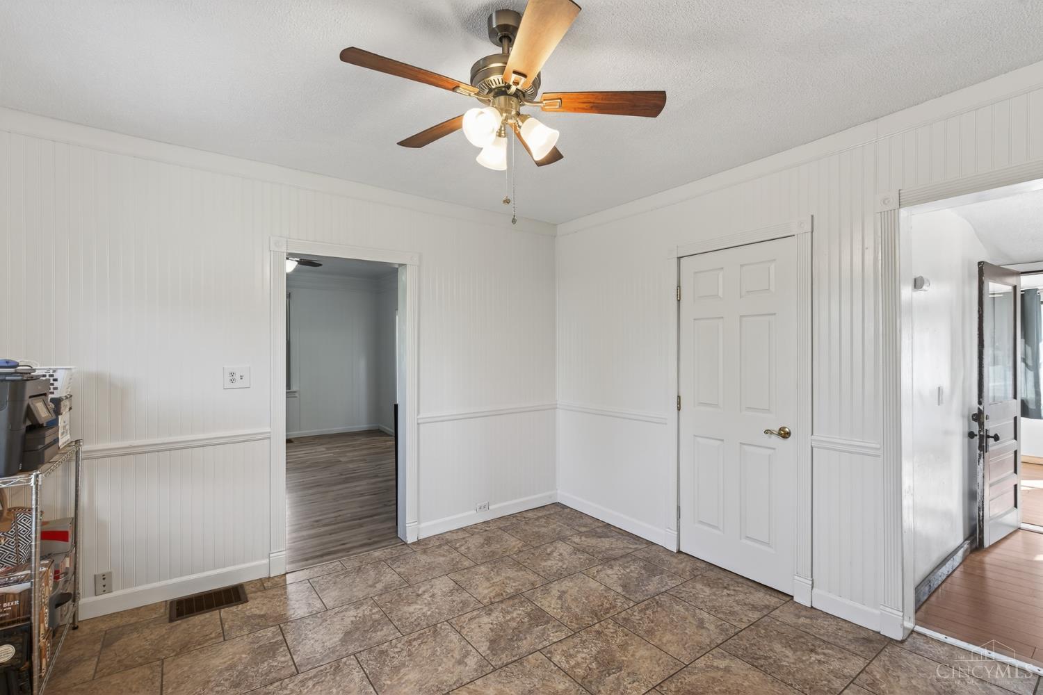 6823 Thompson Road Cincinnati, OH 45247 - Photo 17 of 53