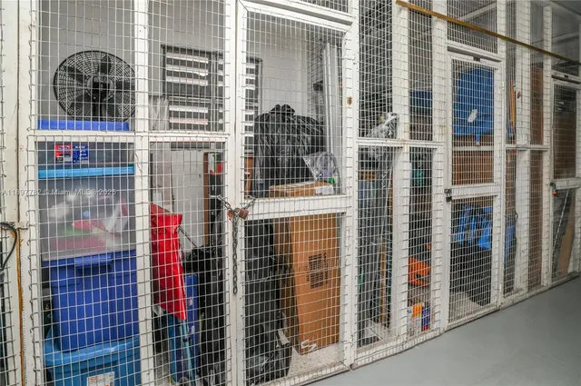 a view of entryway with washer and dryer