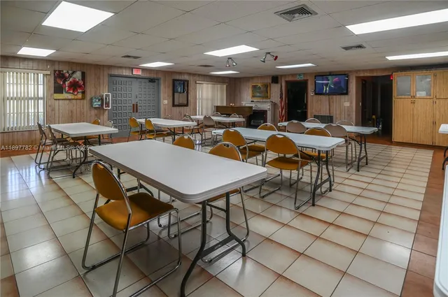 $262,900 | 581 Blue Heron Drive, Unit 112B, Hallandale Beach, FL 33009