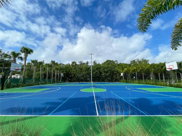 $262,900 | 581 Blue Heron Drive, Unit 112B, Hallandale Beach, FL 33009