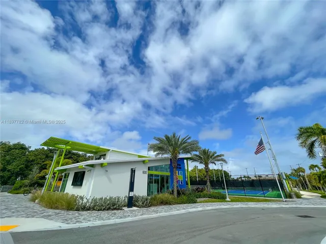 $262,900 | 581 Blue Heron Drive, Unit 112B, Hallandale Beach, FL 33009