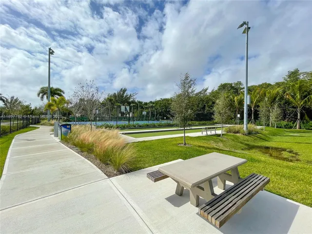 $262,900 | 581 Blue Heron Drive, Unit 112B, Hallandale Beach, FL 33009