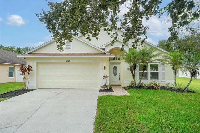$420,000 | 1212 Lake Shore Ranch Drive, Seffner, FL 33584