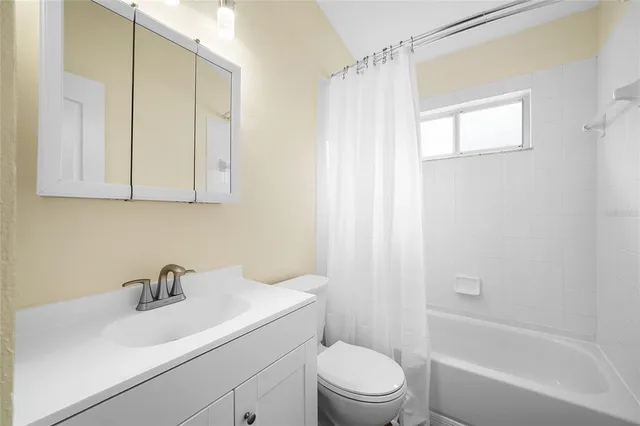 $420,000 | 1212 Lake Shore Ranch Drive, Seffner, FL 33584