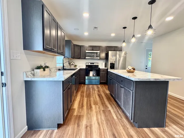 $230,000 | 309 West Main Street, Ewing, IL 62836