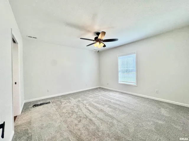 $230,000 | 309 West Main Street, Ewing, IL 62836