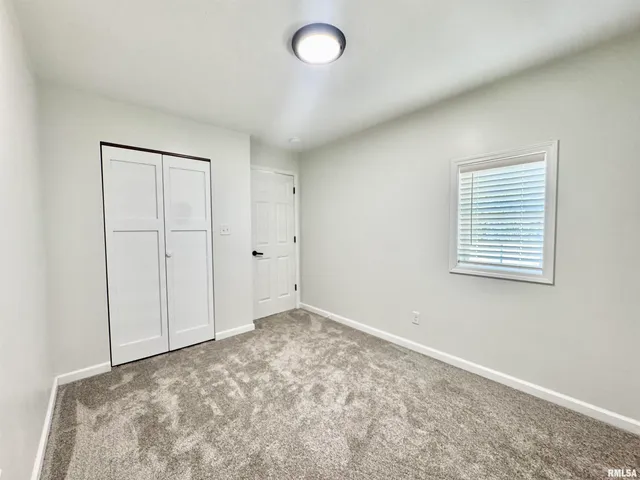 $230,000 | 309 West Main Street, Ewing, IL 62836