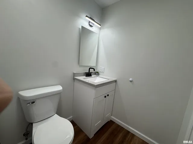 $230,000 | 309 West Main Street, Ewing, IL 62836