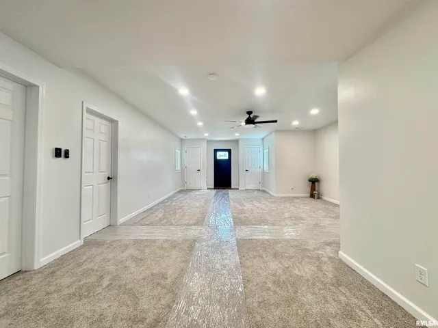 $230,000 | 309 West Main Street, Ewing, IL 62836