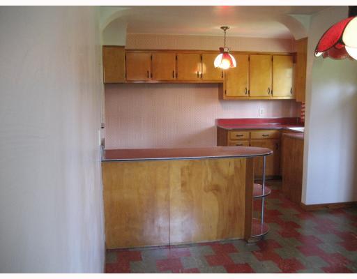 295 Old Plank Road Butler, PA 16002 - Photo 4 of 12 Kitchen.
