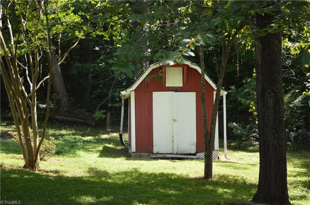7229 Alcorn Road Greensboro, NC 27409 - Photo 10 of 13 Storage Building