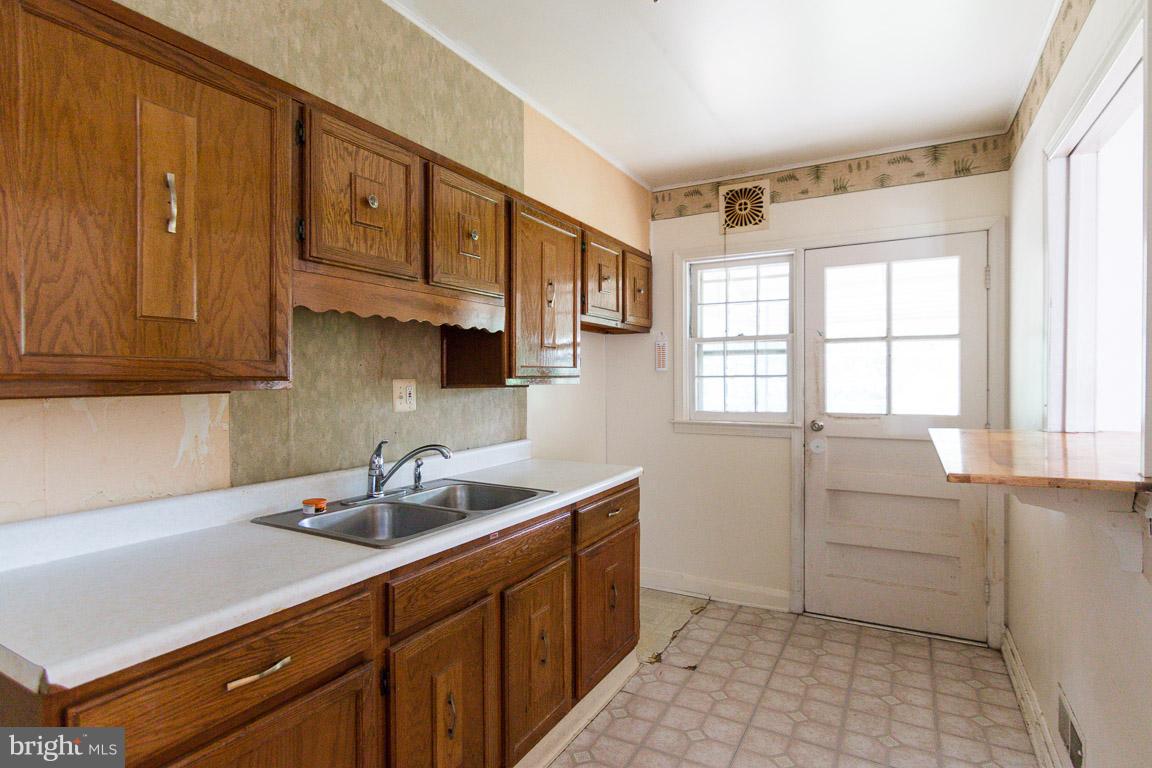 1517 Clearwood Road Baltimore, MD 21234 - Photo 10 of 20 Interior (General)