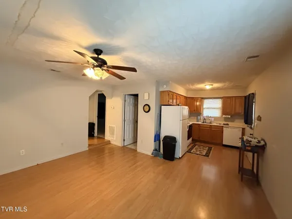$299,000 | 14229 Bull Run Road, Coeburn, VA 24230