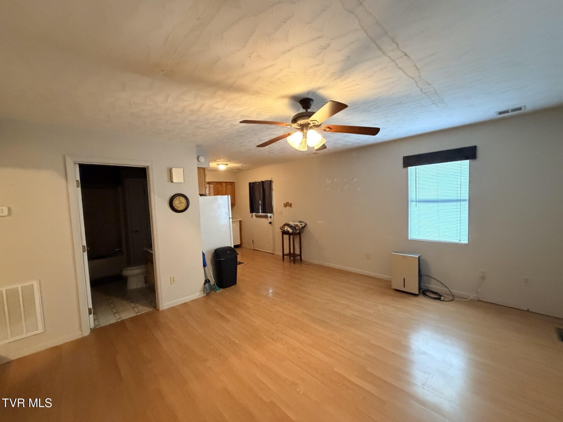 14229 Bull Run Road Coeburn, VA 24230 - Photo 19 of 27 Living room