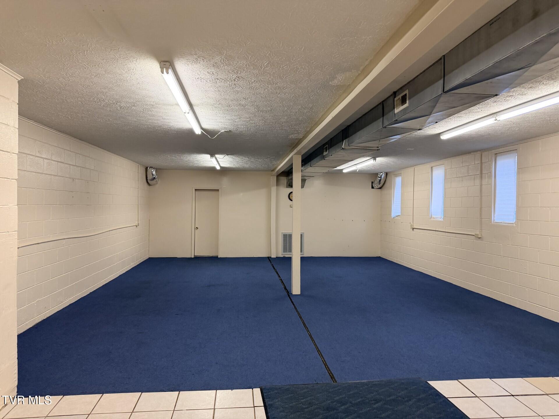 14229 Bull Run Road Coeburn, VA 24230 - Photo 8 of 27 Main Floor