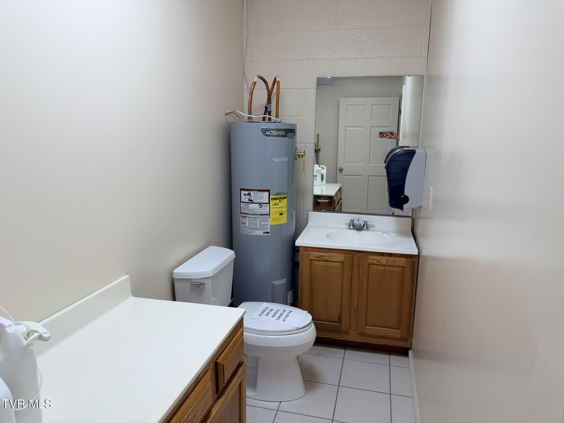 14229 Bull Run Road Coeburn, VA 24230 - Photo 9 of 27 Main floor bath 2