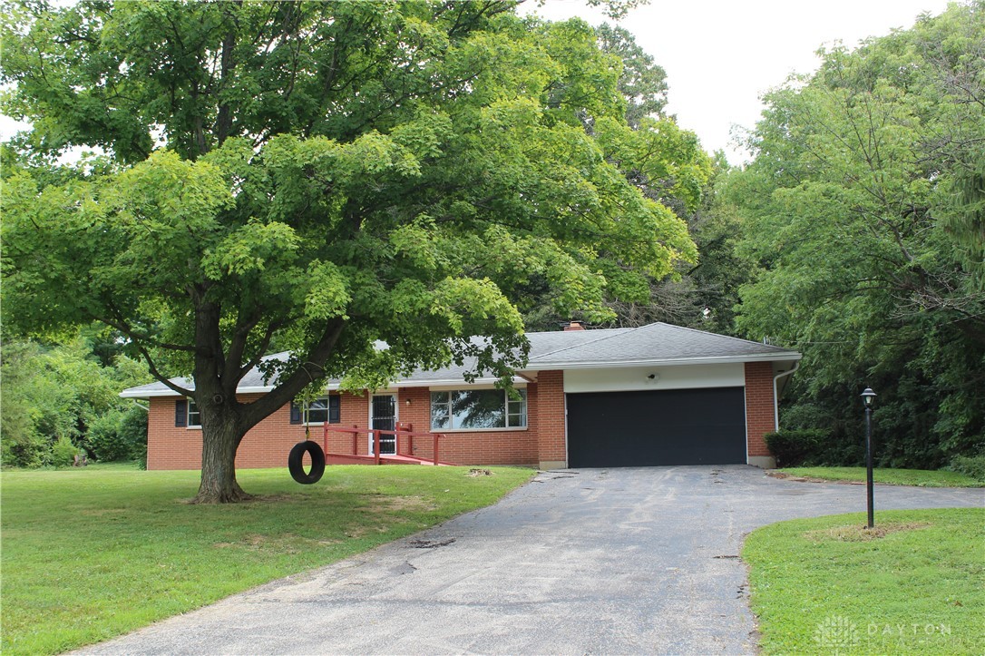 8390 Dog Leg Road Dayton, OH 45414 - Photo 3 of 61