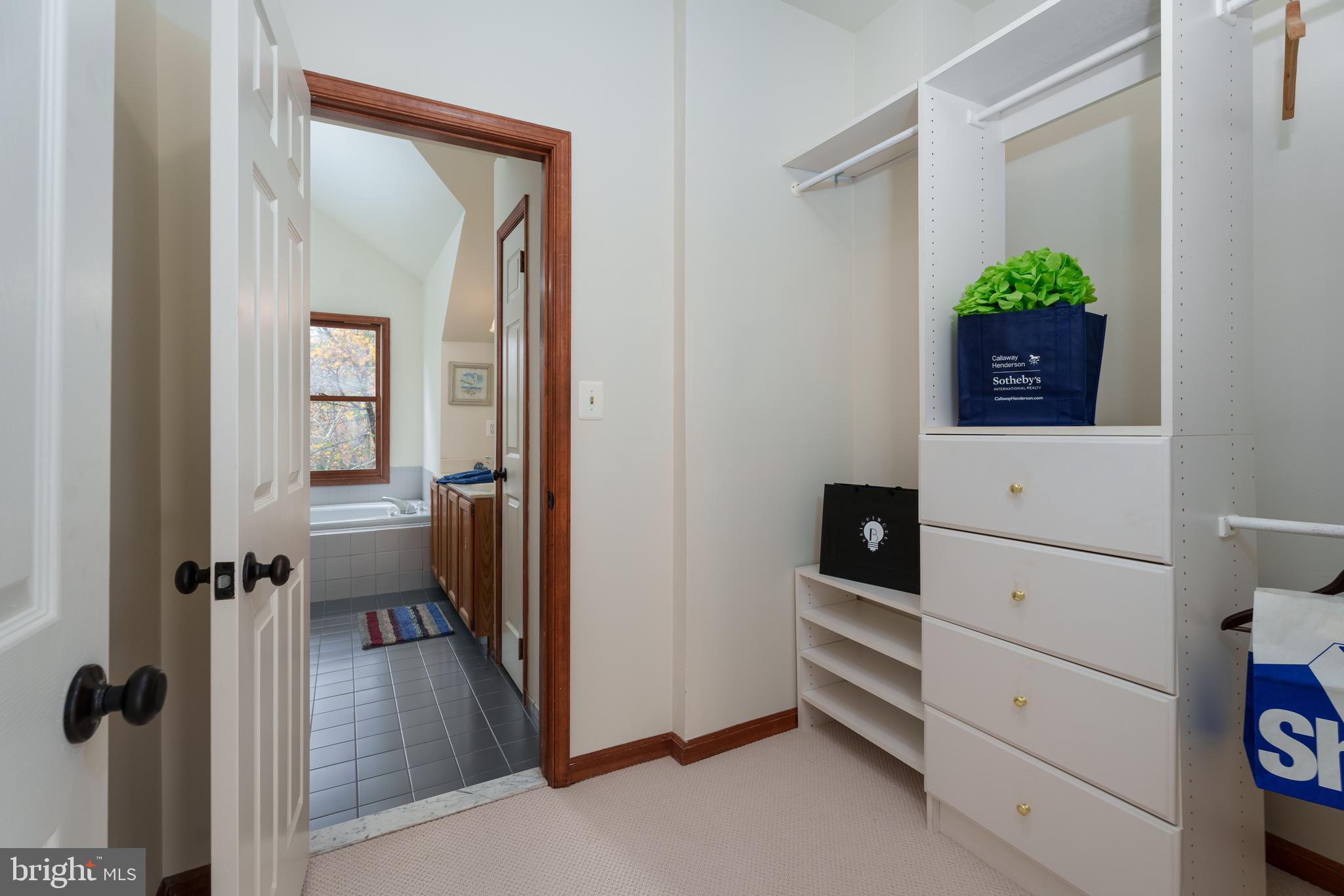 11 Raritan Pointe Lambertville, NJ 08530 - Photo 16 of 39