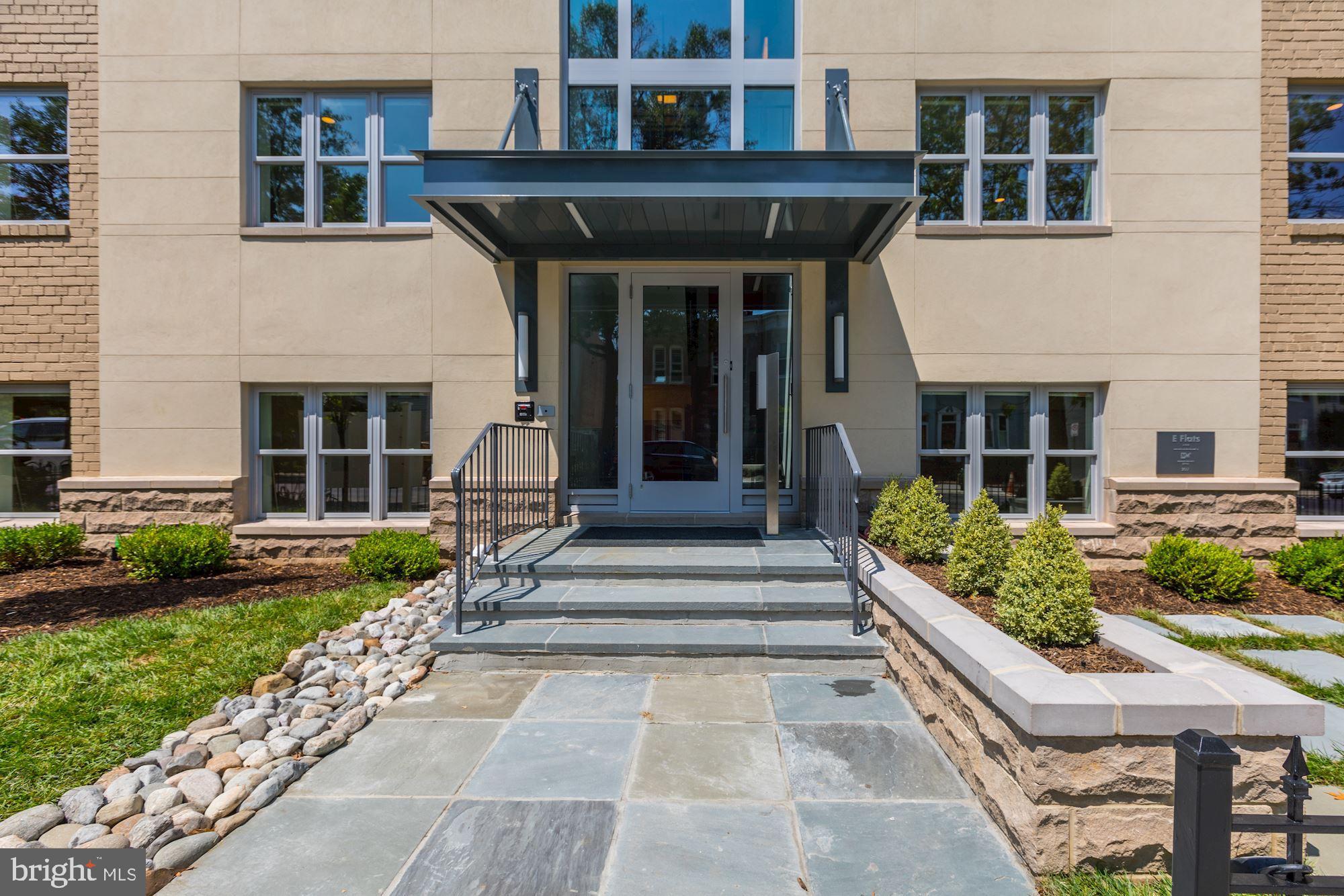 626 E Street Southeast Washington, DC 20003 - Photo 2 of 20