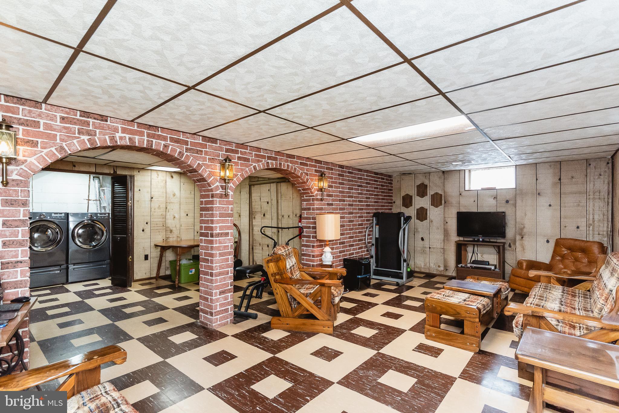 1541 South Rolling Road Baltimore, MD 21227 - Photo 17 of 30