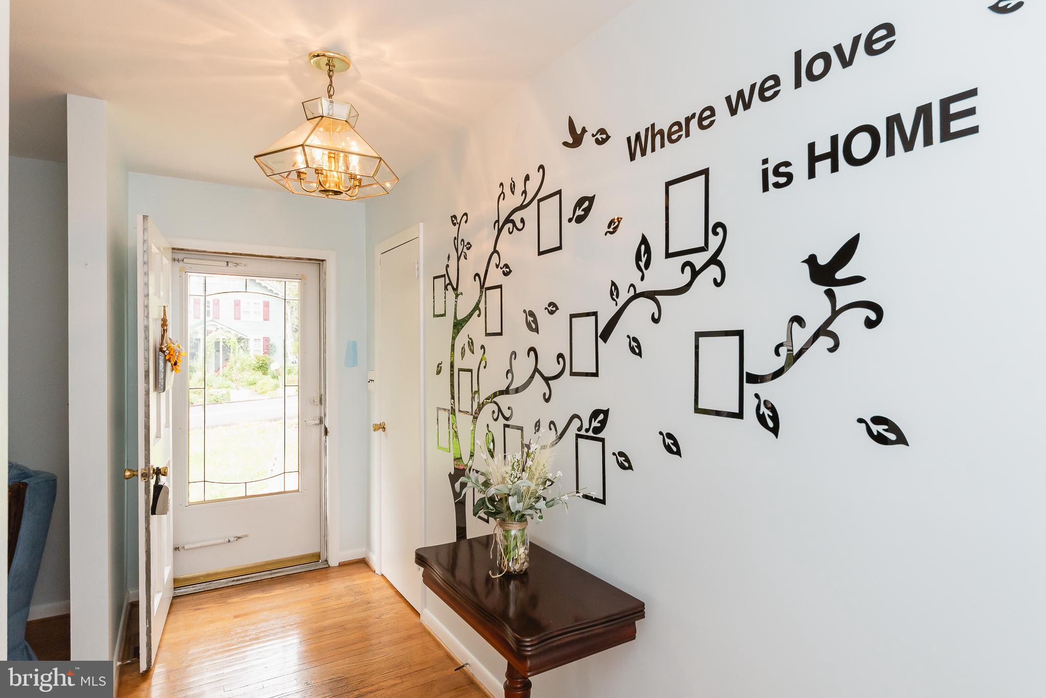 1541 South Rolling Road Baltimore, MD 21227 - Photo 3 of 30