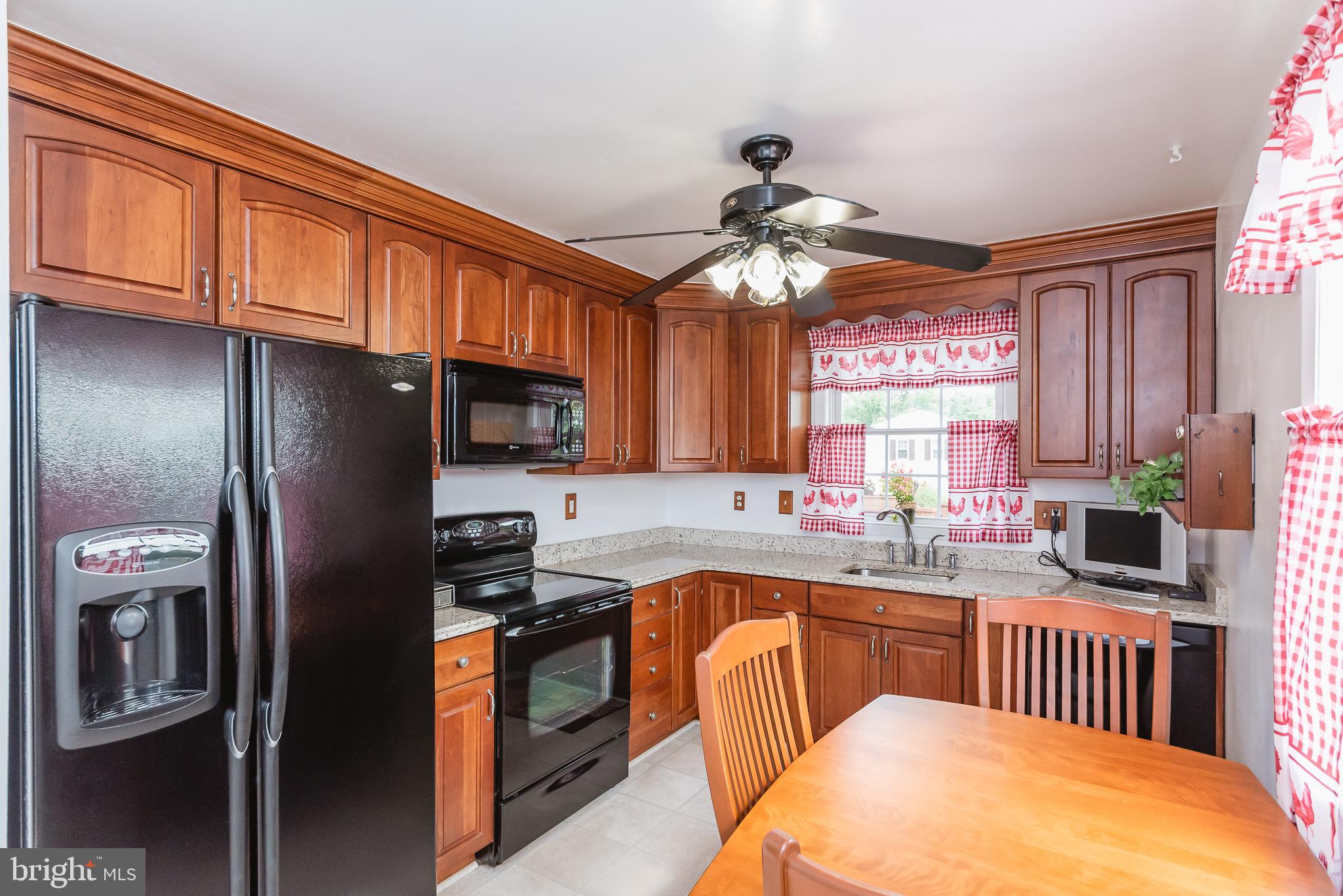 1541 South Rolling Road Baltimore, MD 21227 - Photo 6 of 30