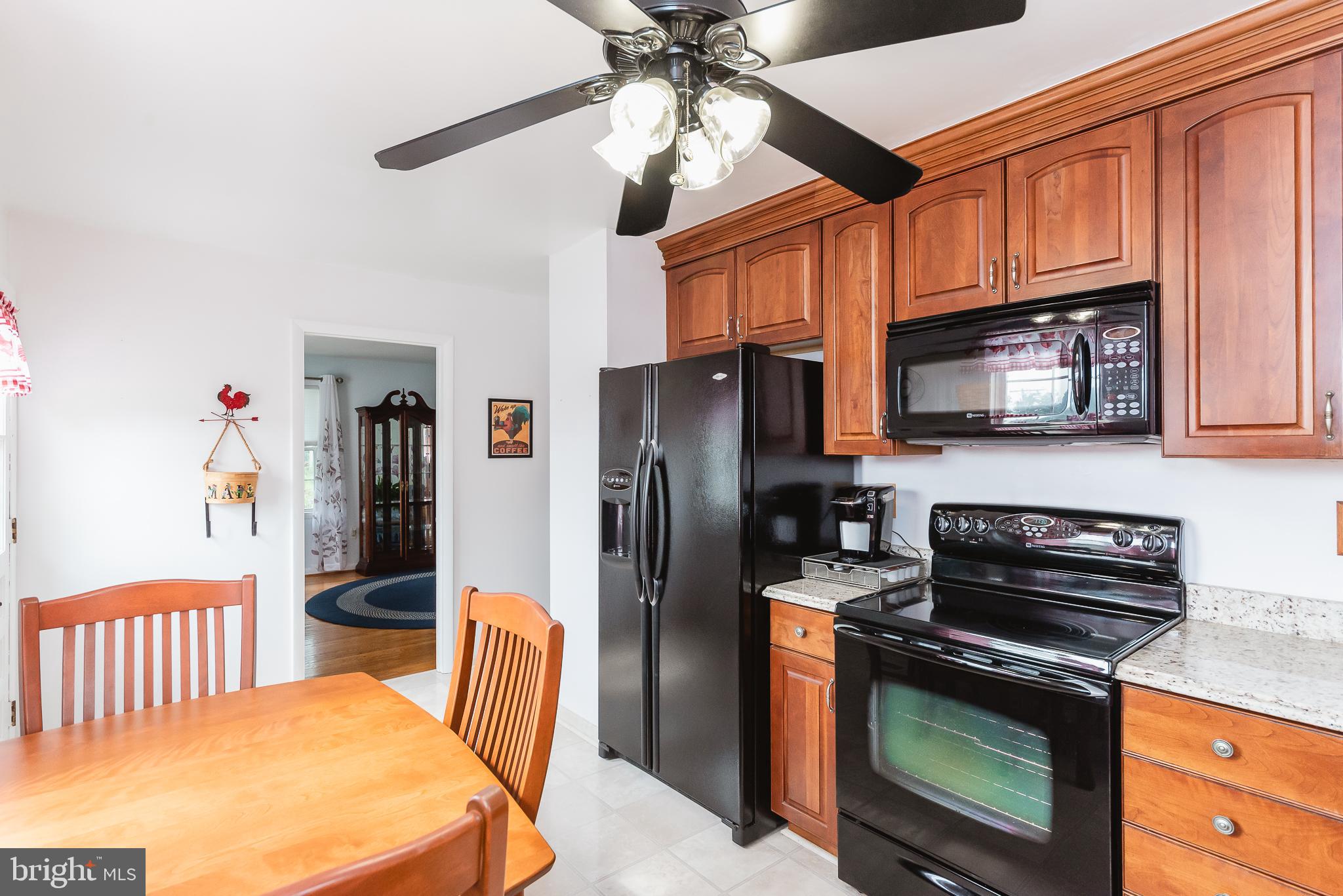 1541 South Rolling Road Baltimore, MD 21227 - Photo 7 of 30