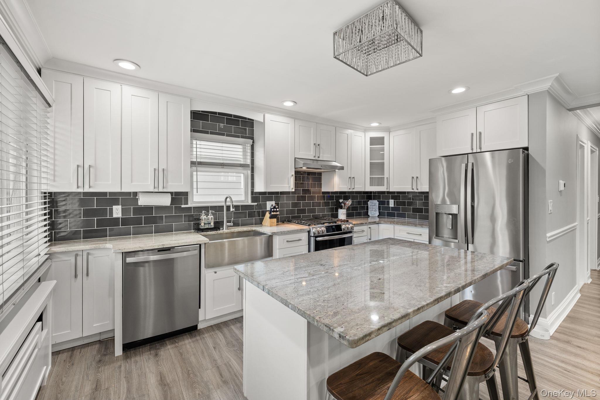 2383 Riverside Drive Wantagh, NY 11793 - Photo 7 of 30
