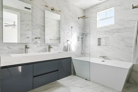 $530,000 | 750 Millbrae Court, Unit 4, West Palm Beach, FL 33401