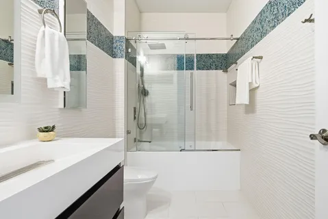 $530,000 | 750 Millbrae Court, Unit 4, West Palm Beach, FL 33401