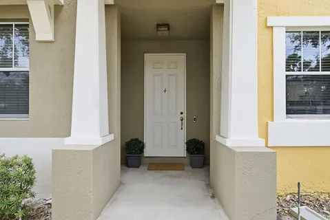 $530,000 | 750 Millbrae Court, Unit 4, West Palm Beach, FL 33401