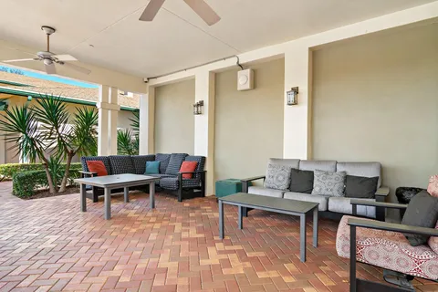 $530,000 | 750 Millbrae Court, Unit 4, West Palm Beach, FL 33401