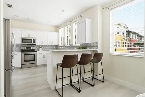 $530,000 | 750 Millbrae Court, Unit 4, West Palm Beach, FL 33401