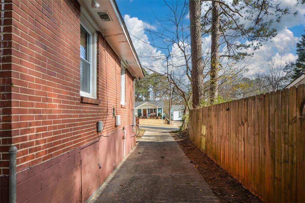 2259 Nelms Drive Southwest Atlanta, GA 30315 - Photo 32 of 35