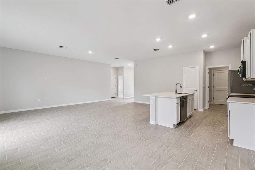 393 Marion Oaks Golf Road Ocala, FL 34473 - Photo 4 of 20