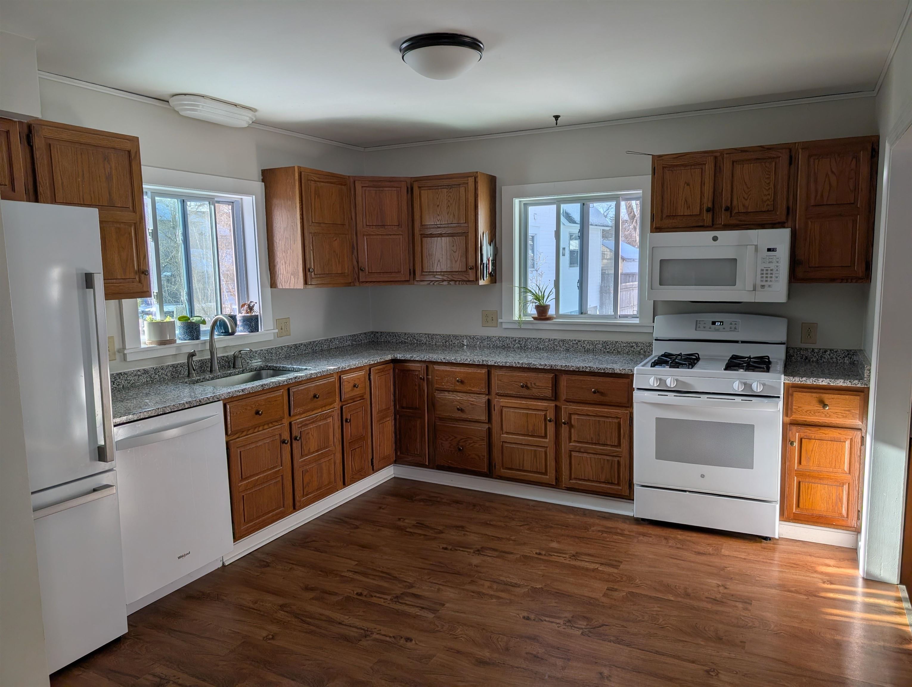 32 Stone Street Concord, NH 03301 - Photo 2 of 23