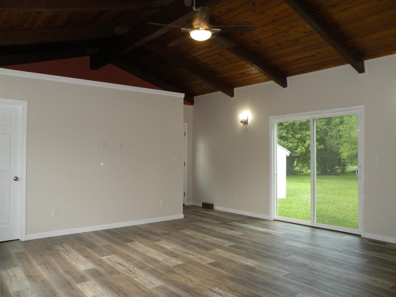 2840 West County Line Road Lennon, MI 48449 - Photo 5 of 20 Living Room